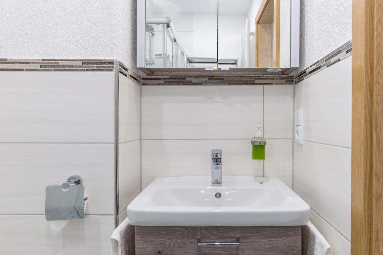 Apartment Eastside Mit 3 Zimmern Fuer Bis Zu 5 Personen Mit Balkon FDH Exterior foto