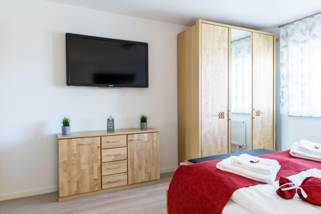 Apartment Eastside Mit 3 Zimmern Fuer Bis Zu 5 Personen Mit Balkon FDH Exterior foto